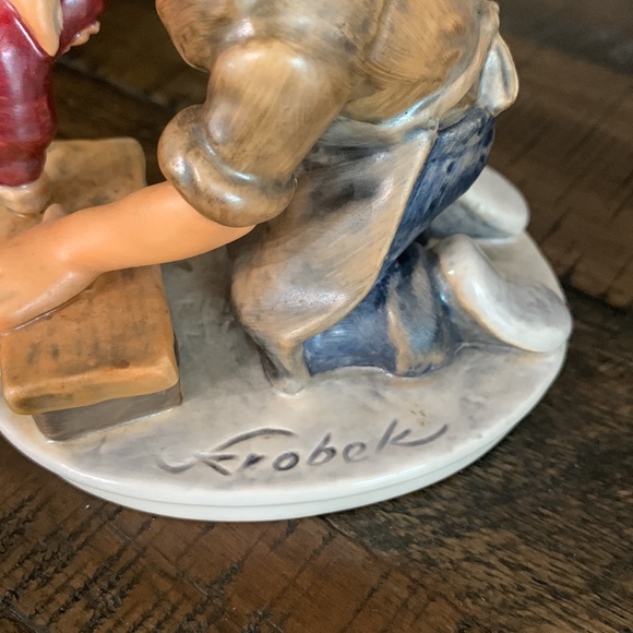 Collectable Vintage Hummel 1978 figurines - Picture 4 of 7